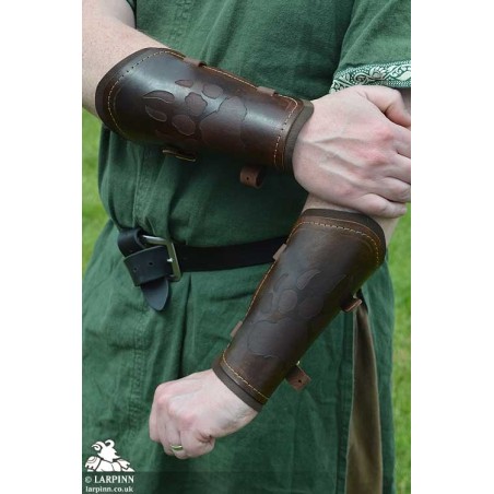 Bear Paw Bracers - Brown